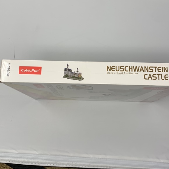 Family Fun CubicFun Neuschwanstein Castle 3D Puzzle Sealed with 121 Pieces NEW - Picture 9 of 10